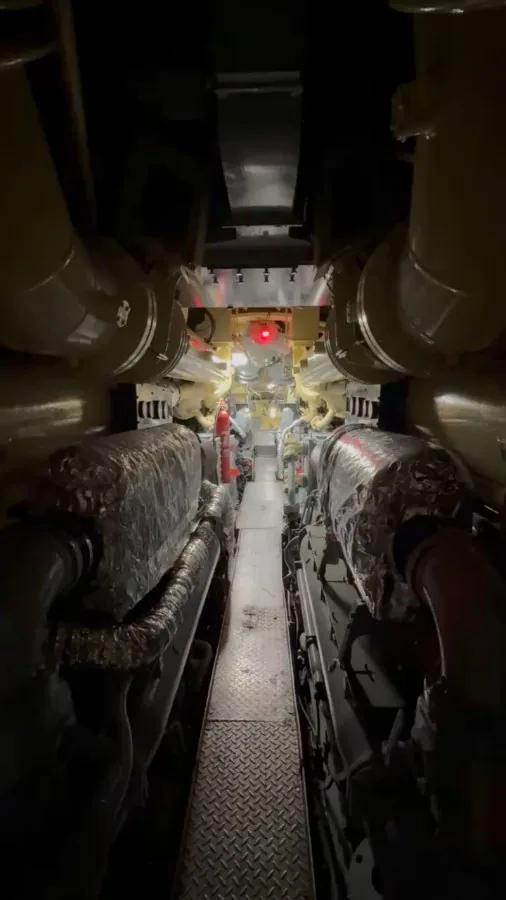 The passageway between the engines